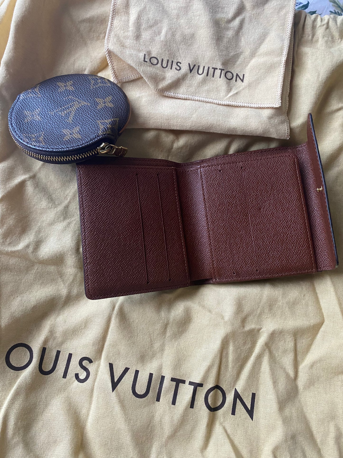 Vintage Bag: Authentic Louis Vuitton Wallet and Round Coin Purse