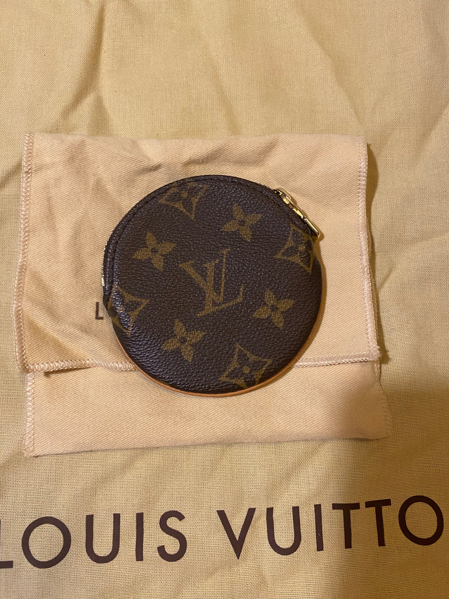 Vintage Bag: Authentic Louis Vuitton Wallet and Round Coin Purse