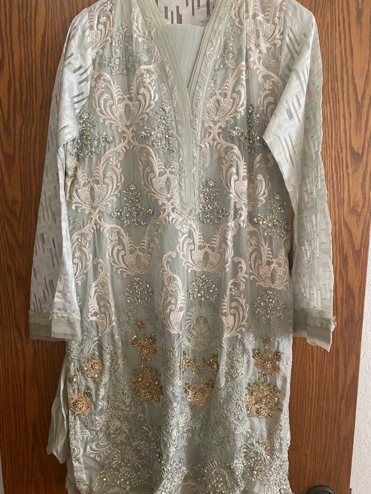 New Clothing: Light Green 3 Piece Formal Dress