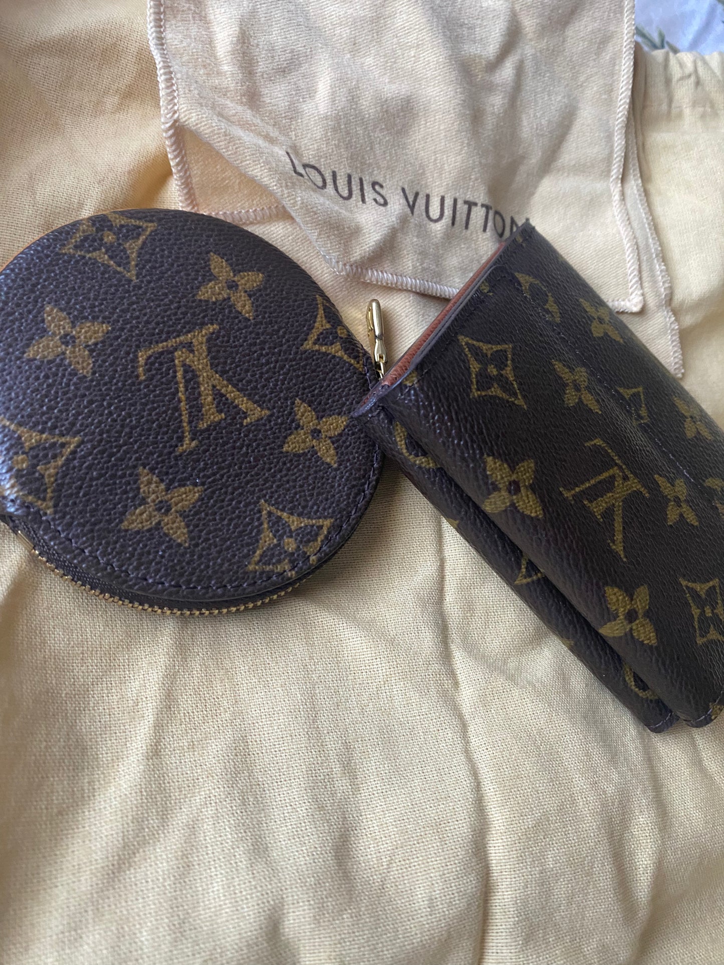 Vintage Bag: Authentic Louis Vuitton Wallet and Round Coin Purse
