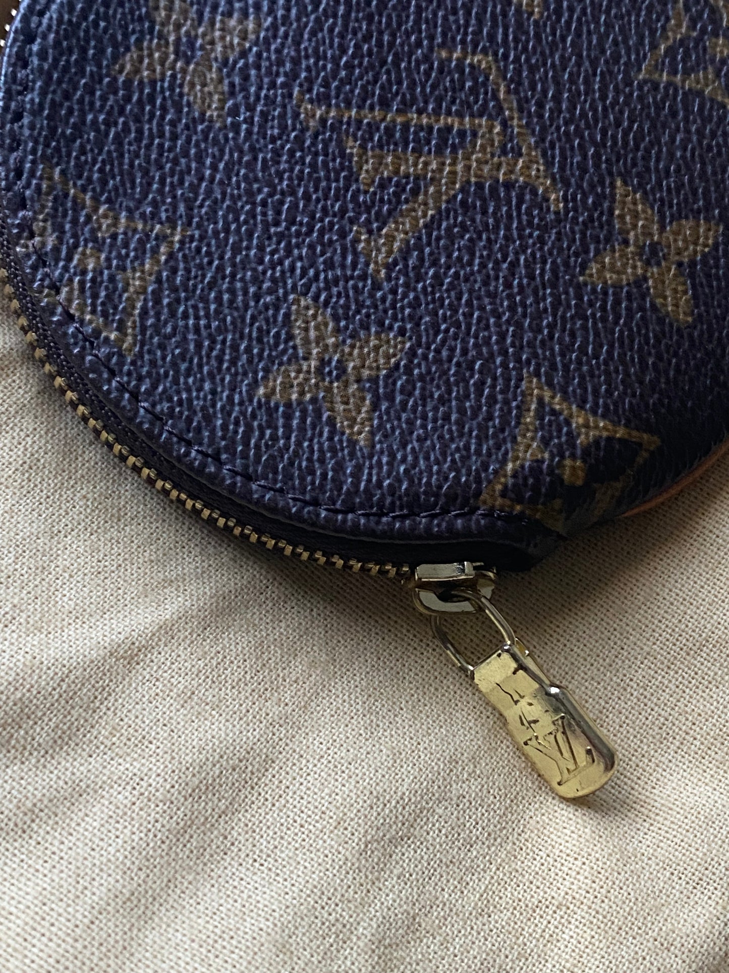 Vintage Bag: Authentic Louis Vuitton Wallet and Round Coin Purse