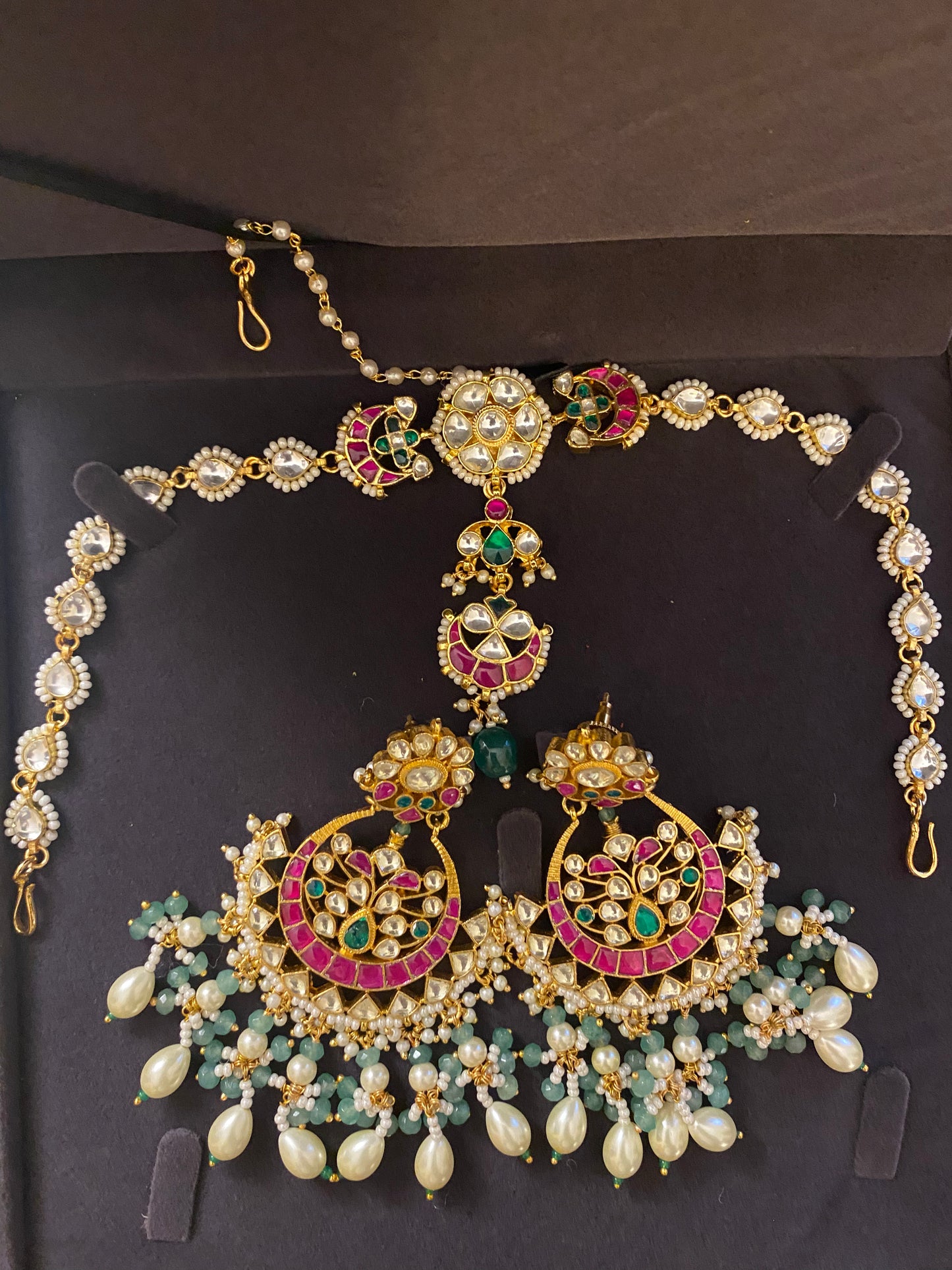 New Jewelry: 4 Piece Pearl and Kundan Wedding Set
